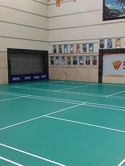 羽毛球場(chǎng)地選擇什么樣的地板合適